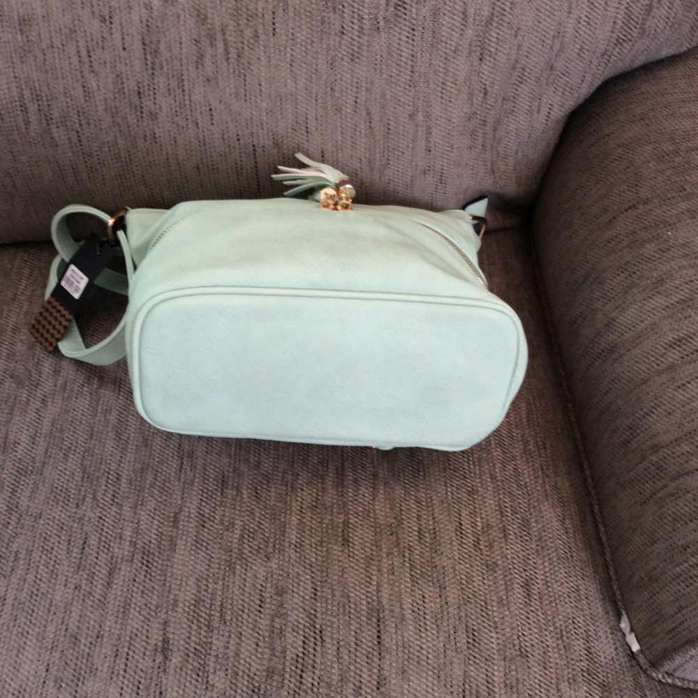 CLEARANCE SALE Zip Crossbody Bucket Satchel Mint - Picture 7 of 8